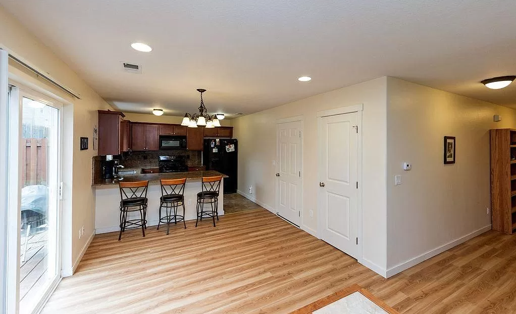 148 N Birch St #NA - Photo 6 of 13