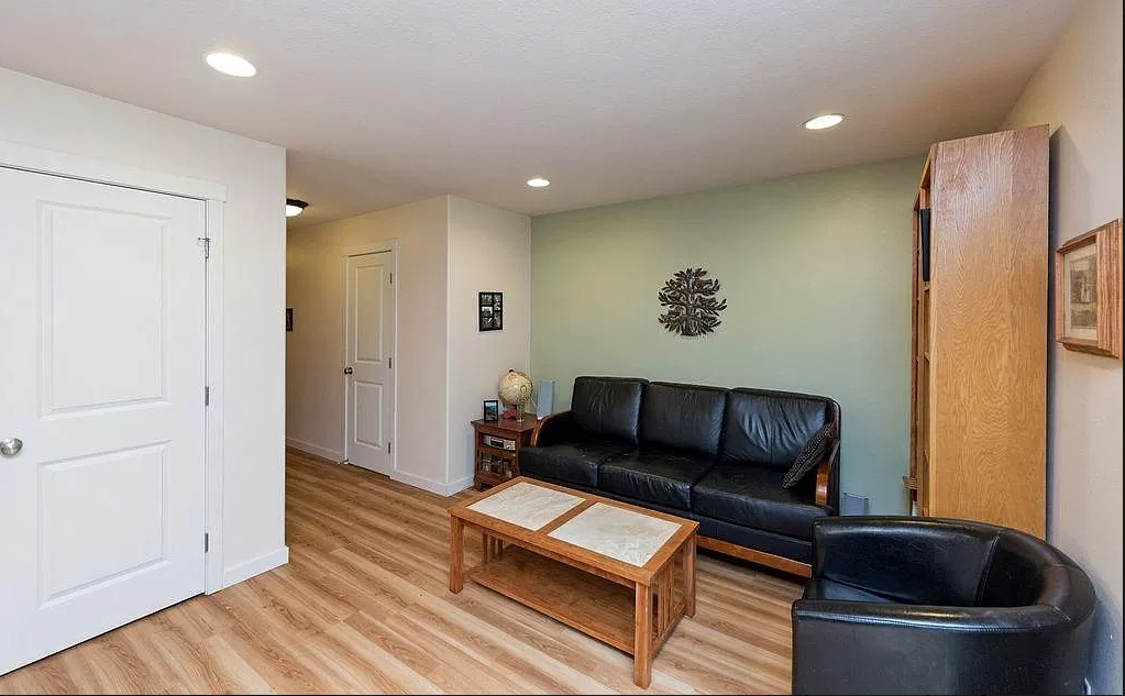 148 N Birch St #NA - Photo 7 of 13