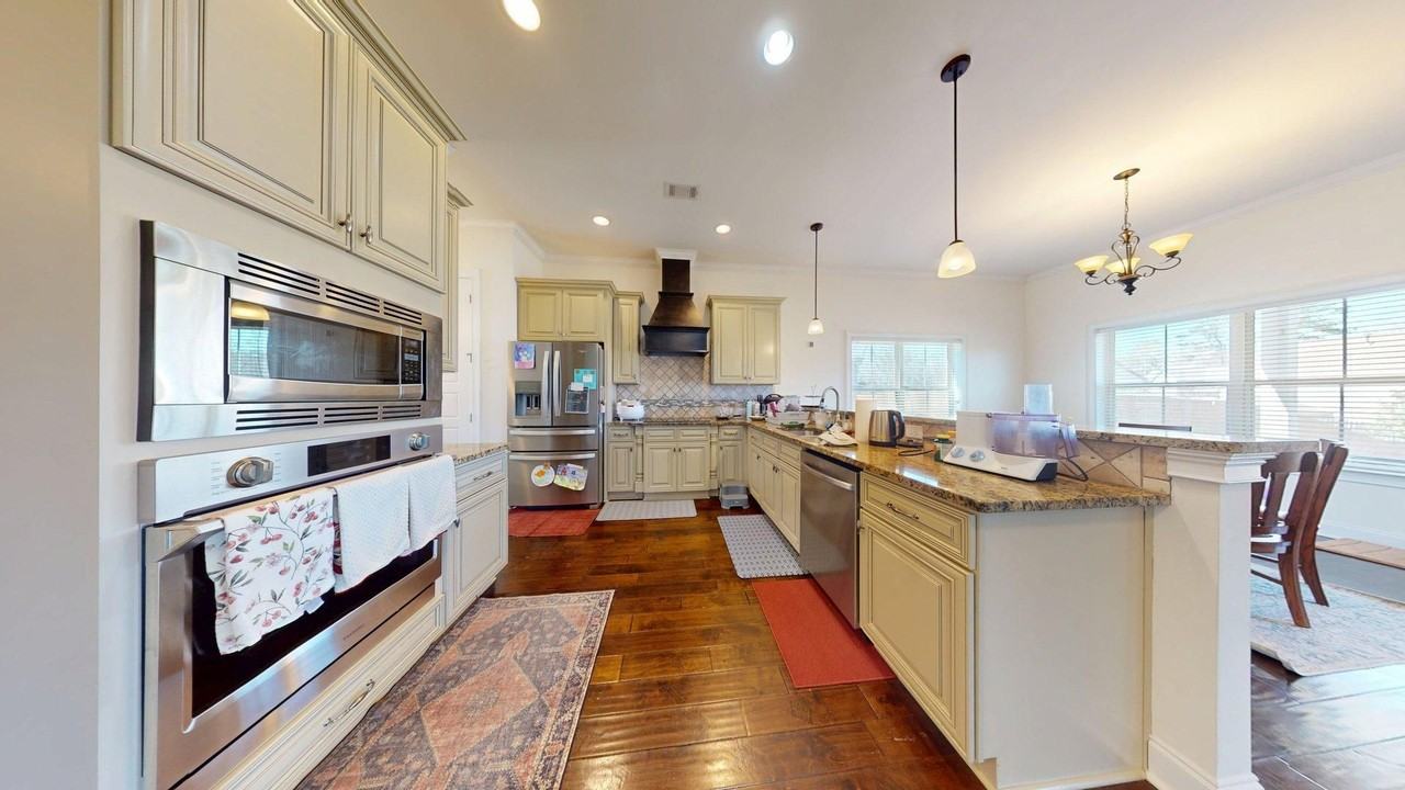 1305 Southridge Ct - Photo 5 of 18