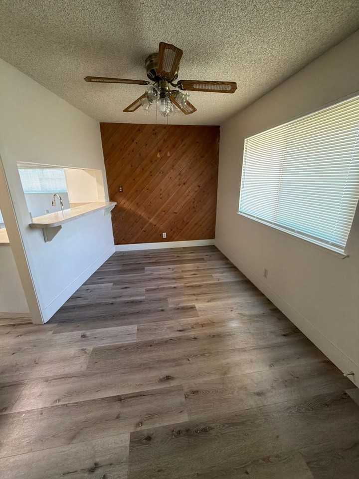 3217 Wemberley Dr - Photo 3 of 26