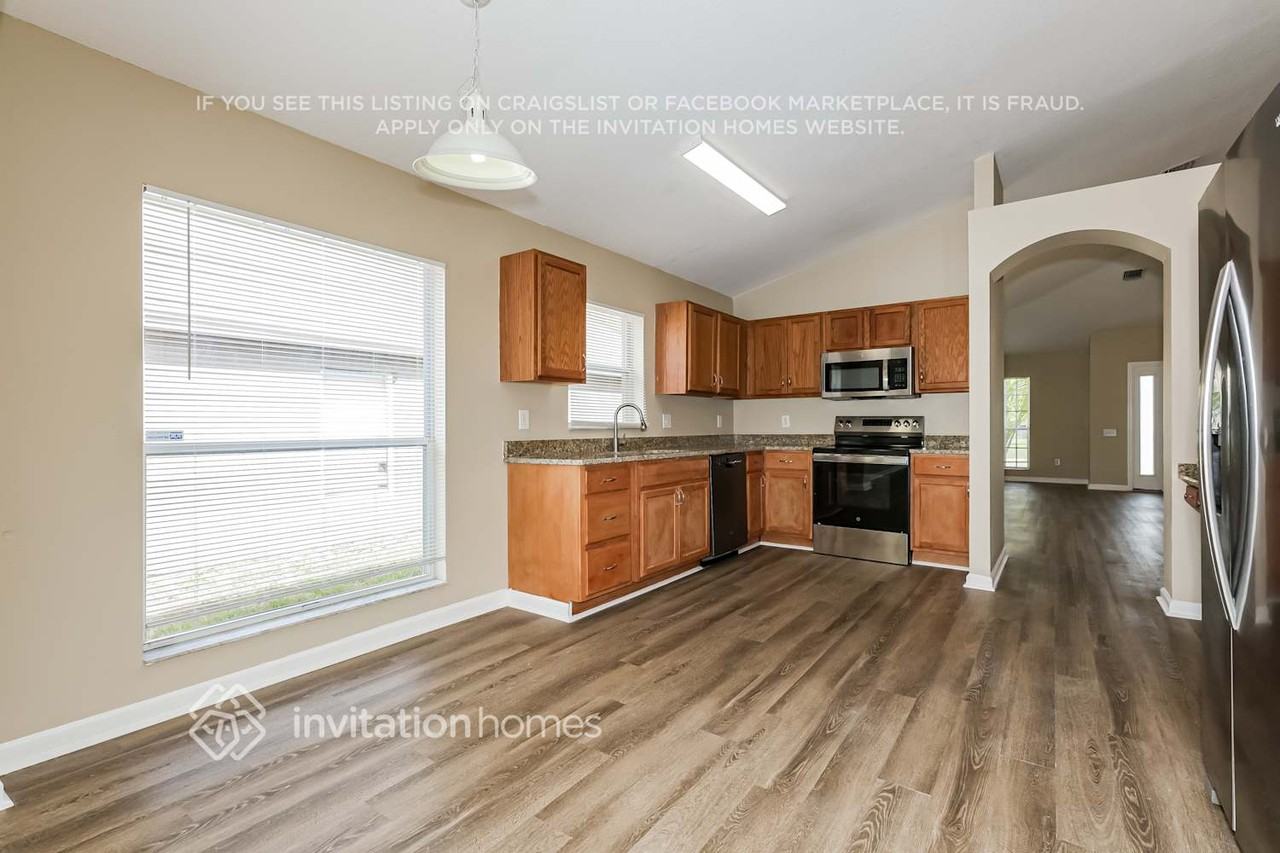 12816 Early Run Ln - Photo 5 of 17