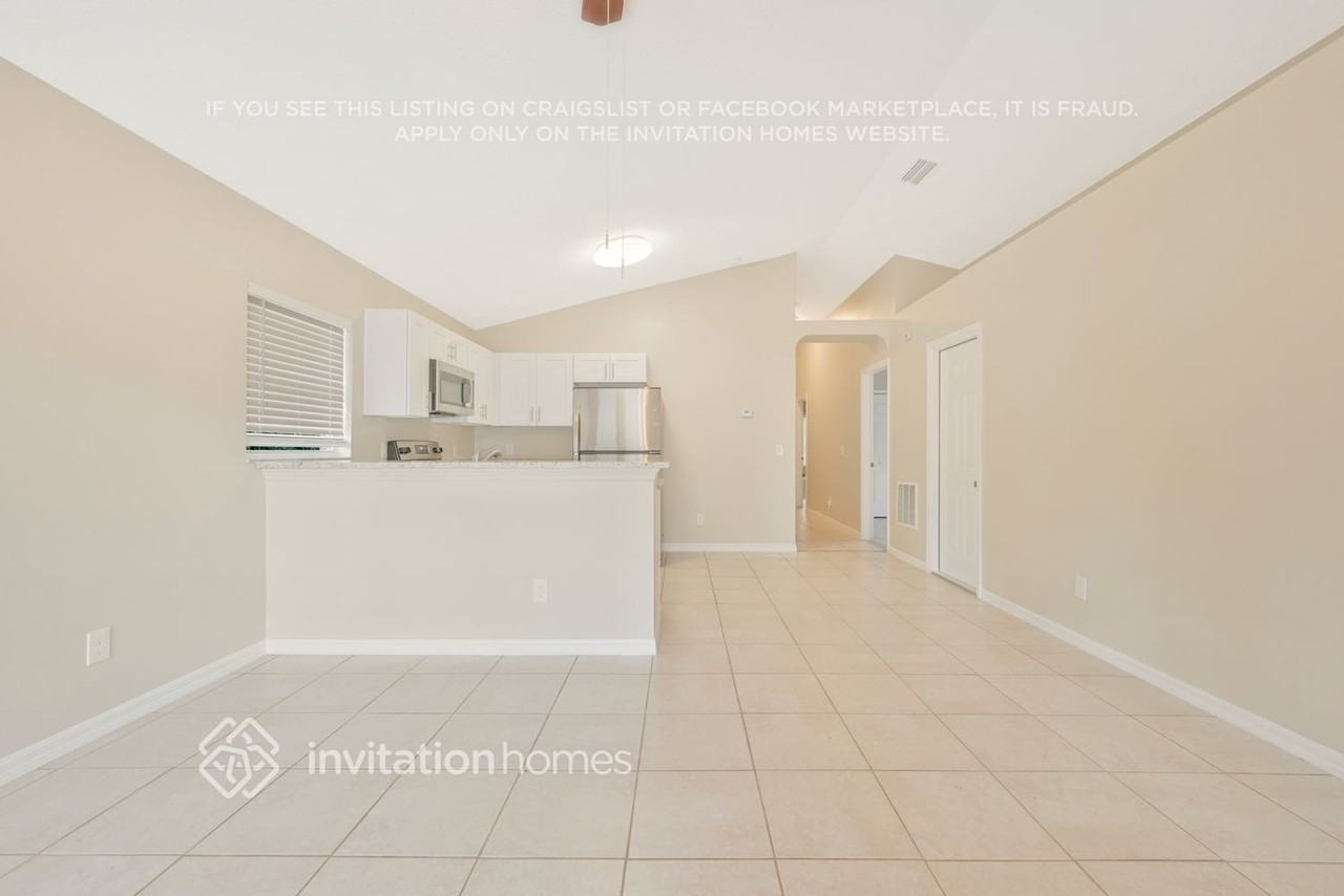 6561 Redwood Oaks Dr - Photo 4 of 24