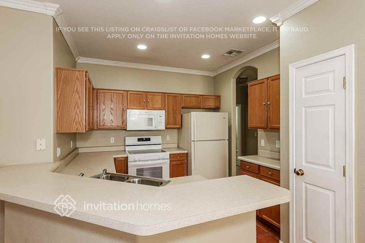 3871 N 141st Dr - Photo 5 of 17