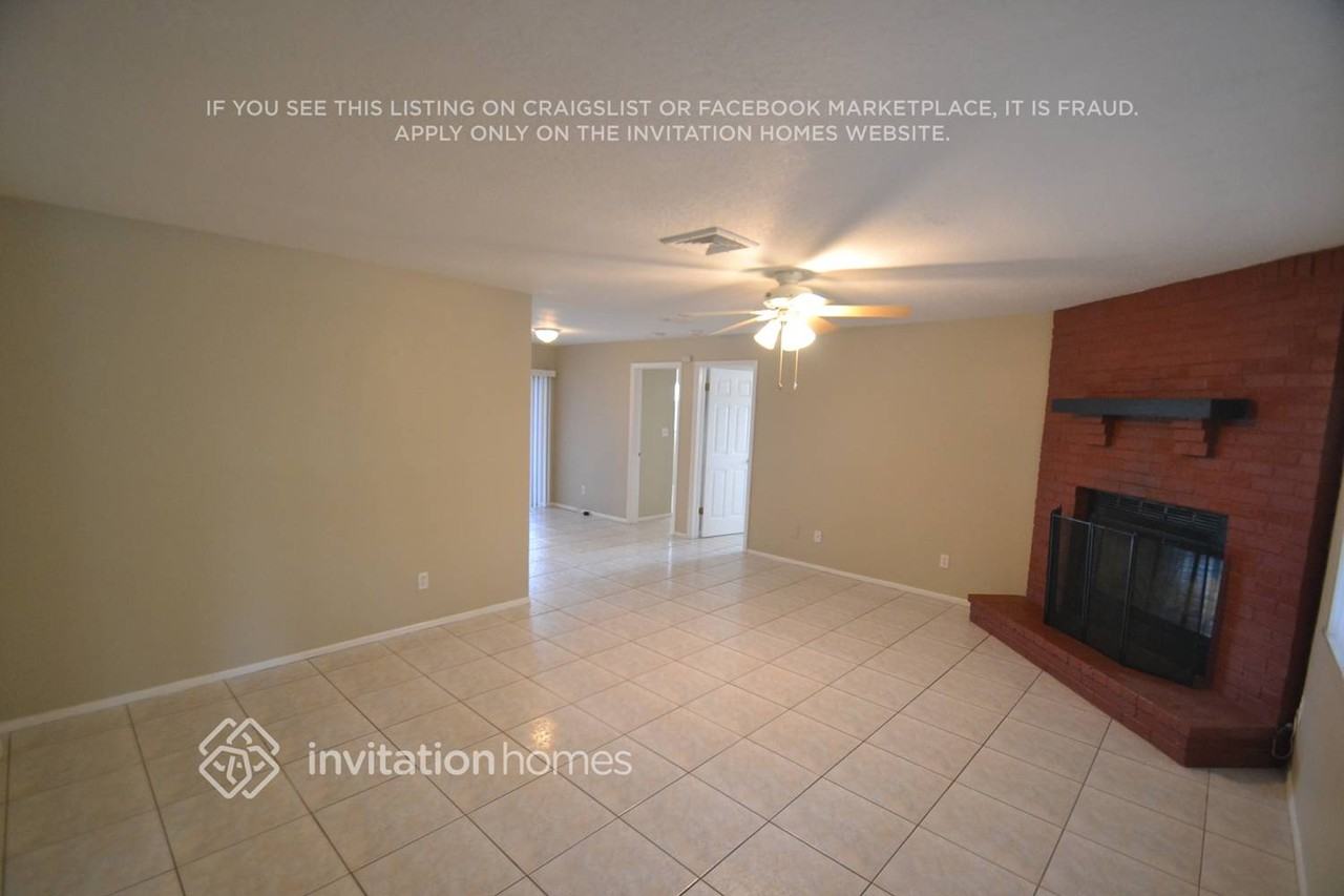 130 Ne Madison Cir N - Photo 2 of 15