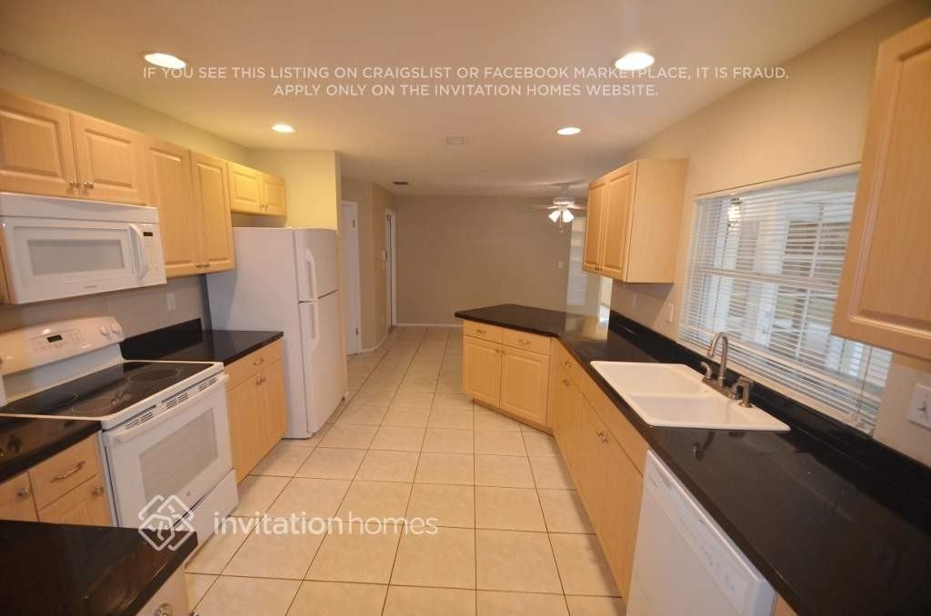 130 Ne Madison Cir N - Photo 5 of 15