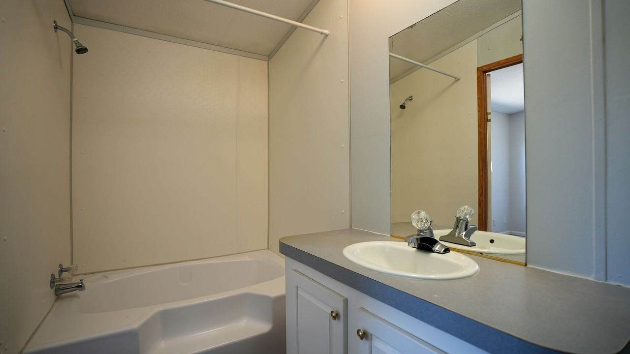 2290 Doane Ln - Photo 4 of 9