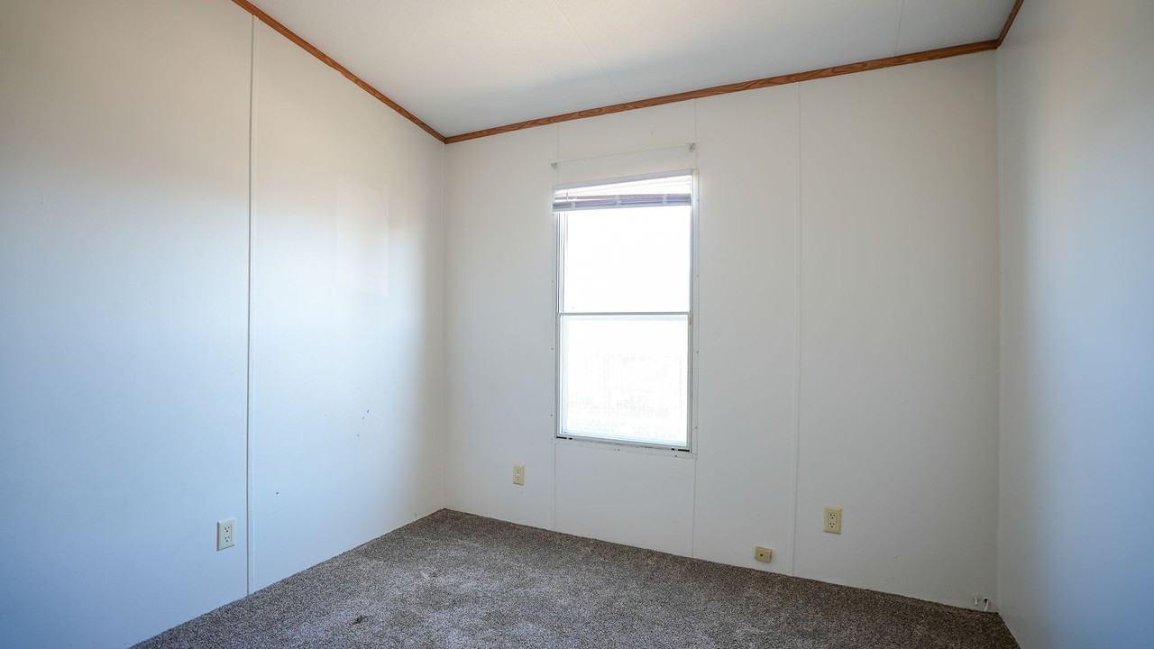 2290 Doane Ln - Photo 6 of 9