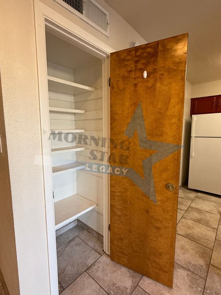 1345 Branson Ave - Photo 6 of 29