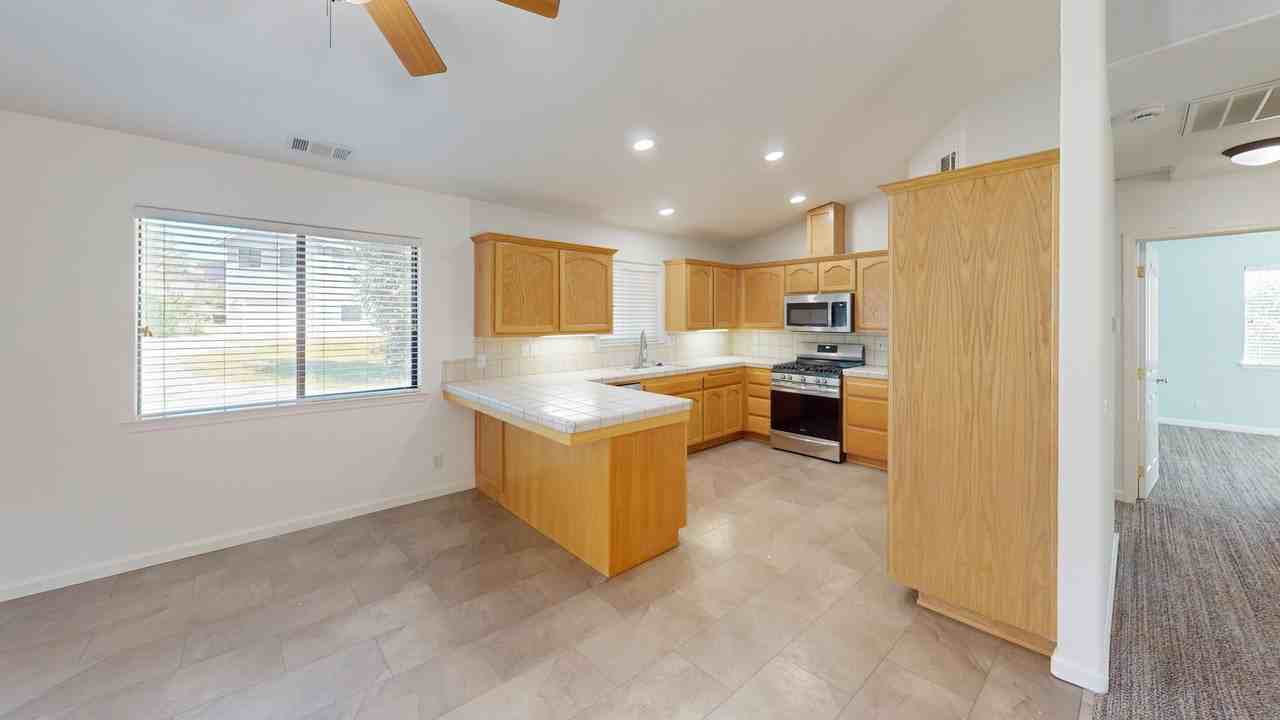 13962 El Camino Real - Photo 6 of 21