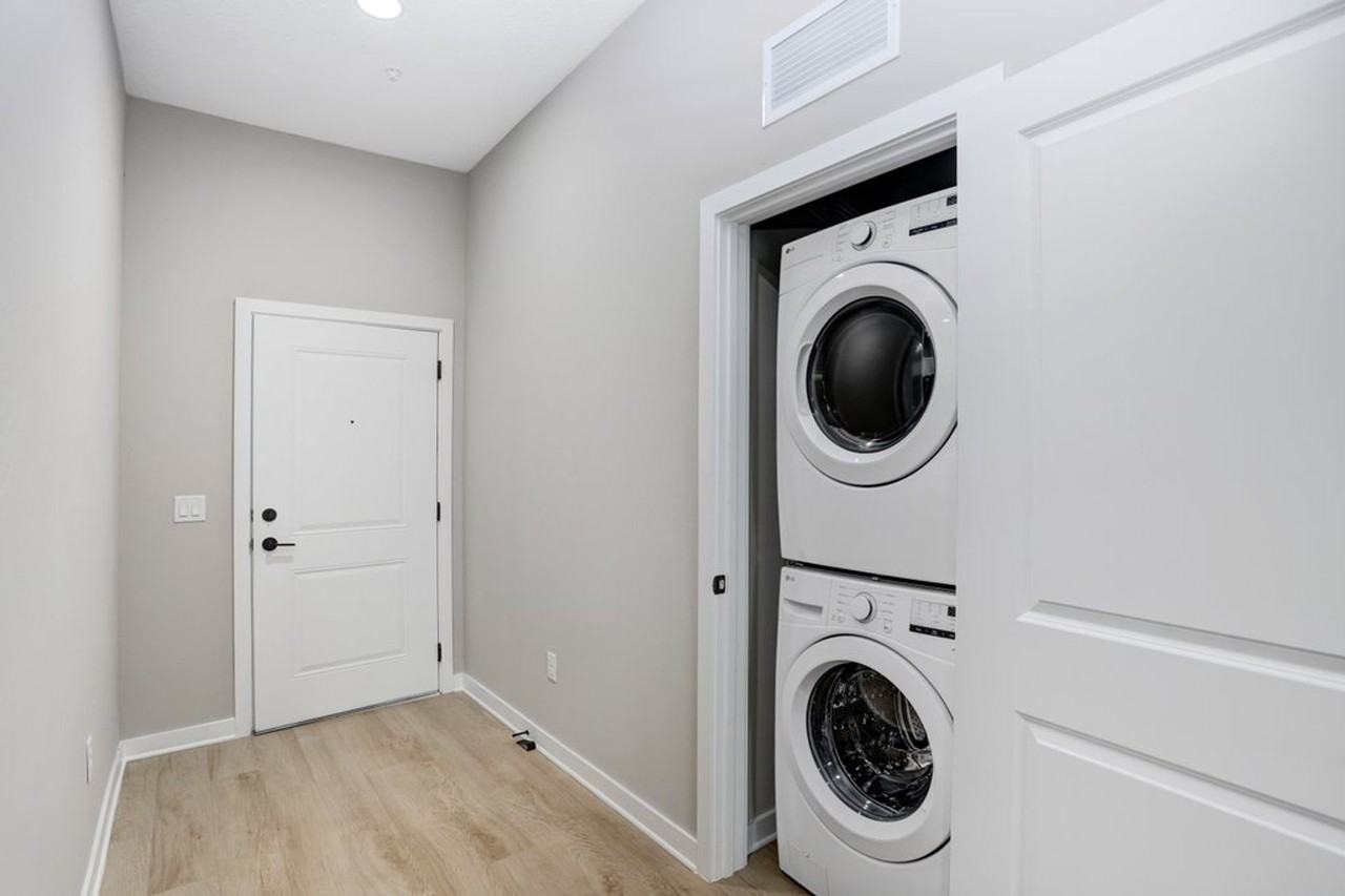 Bridgewater Landing Apartments 55+ Senior Living - Photo 3 of 13