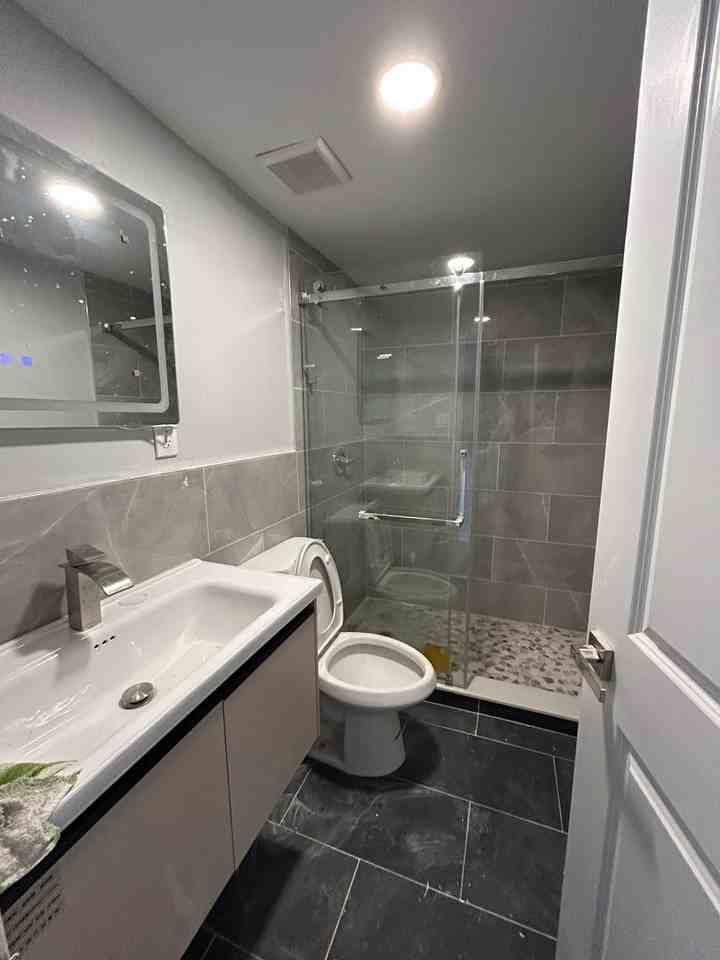 430 Dickinson St - Photo 4 of 29