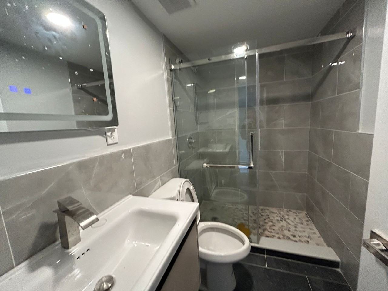 430 Dickinson St - Photo 5 of 29