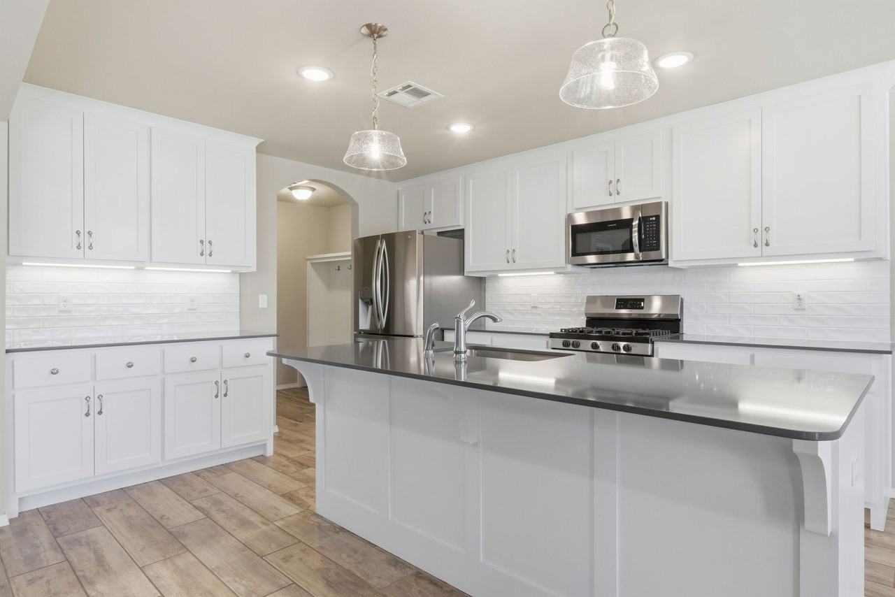 3706 S 13th Pl - Photo 7 of 22