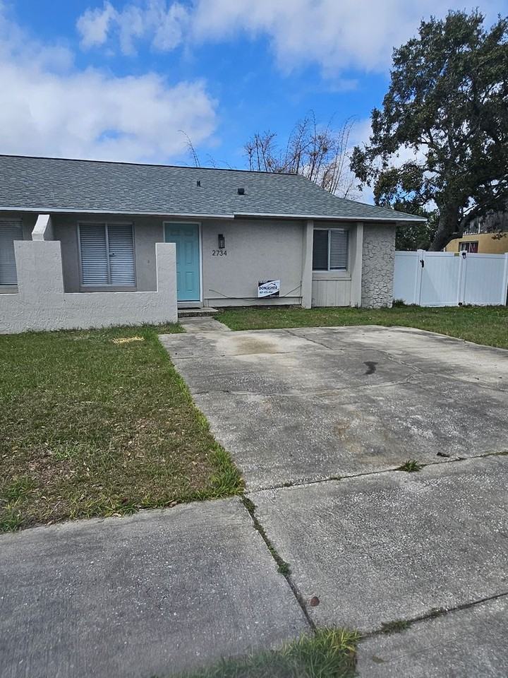 2734 Coral Reef Dr - Photo 2 of 32