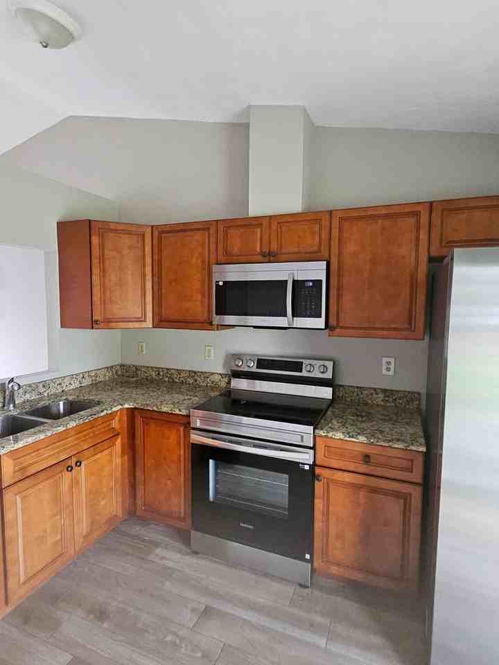 2734 Coral Reef Dr - Photo 4 of 32