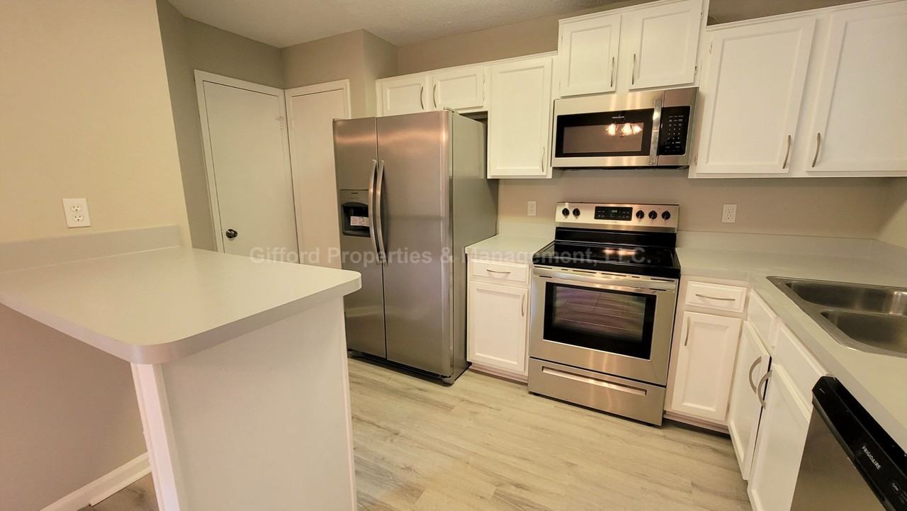 3947 Laurelwood Dr - Photo 6 of 19