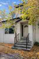 featured image of 204 S 10th St