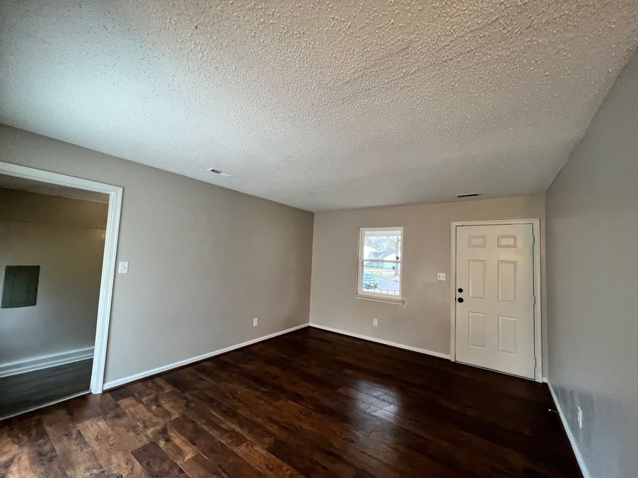 6845 Cedarwood Ct - Photo 2 of 36