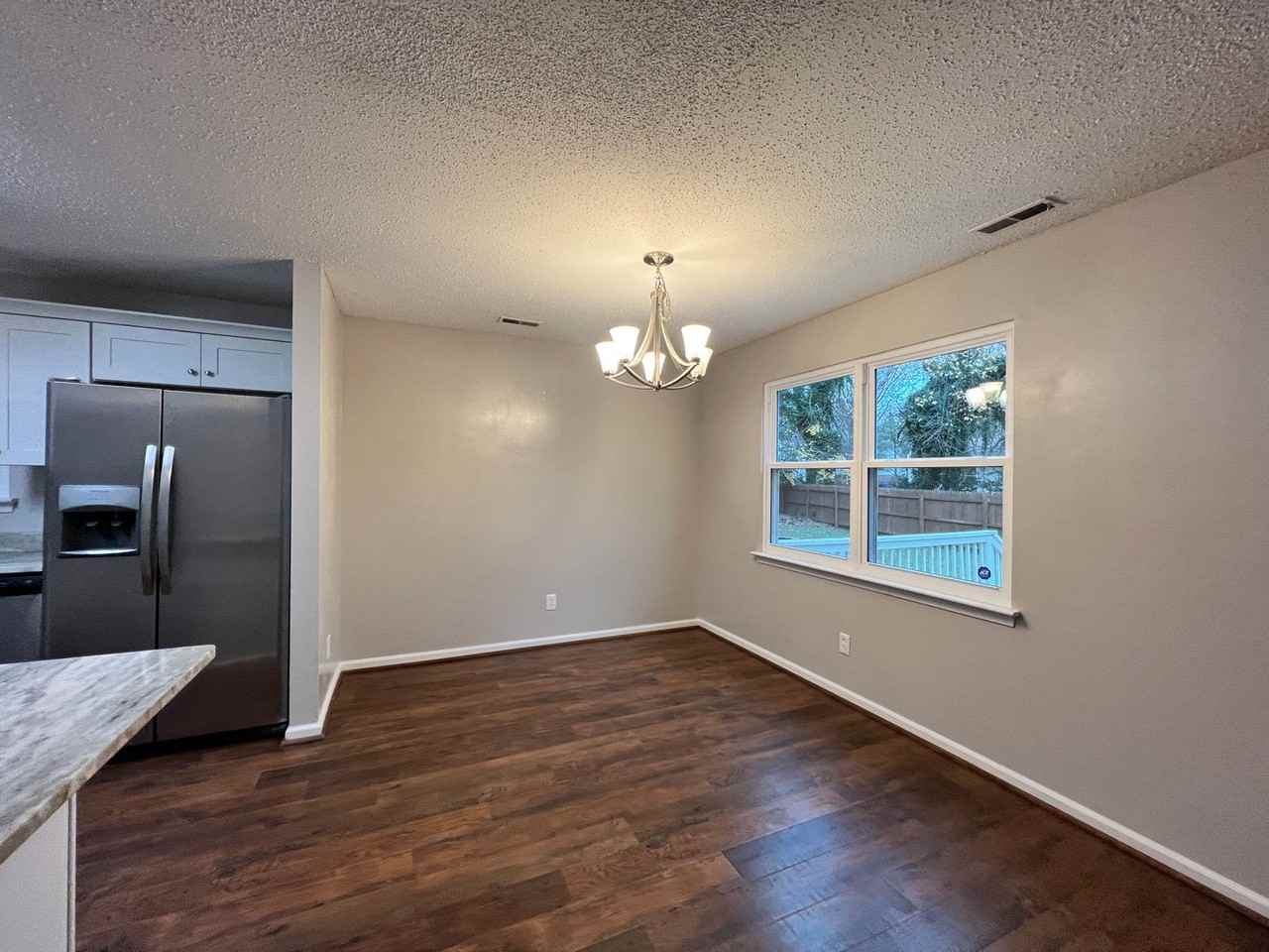 6845 Cedarwood Ct - Photo 5 of 36