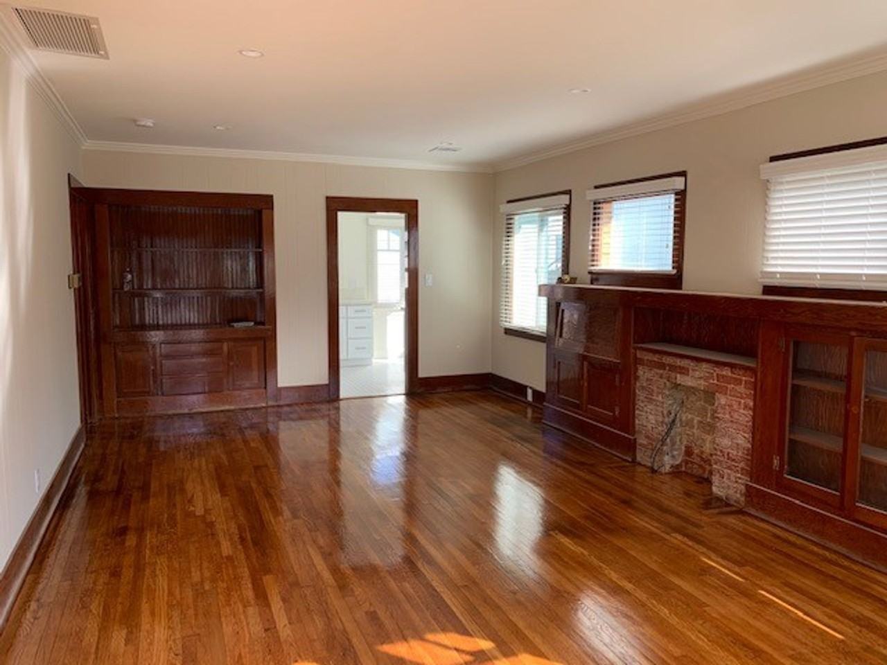 238 Redondo Ave - Photo 3 of 10