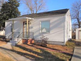 featured image of 834 Victory Dr