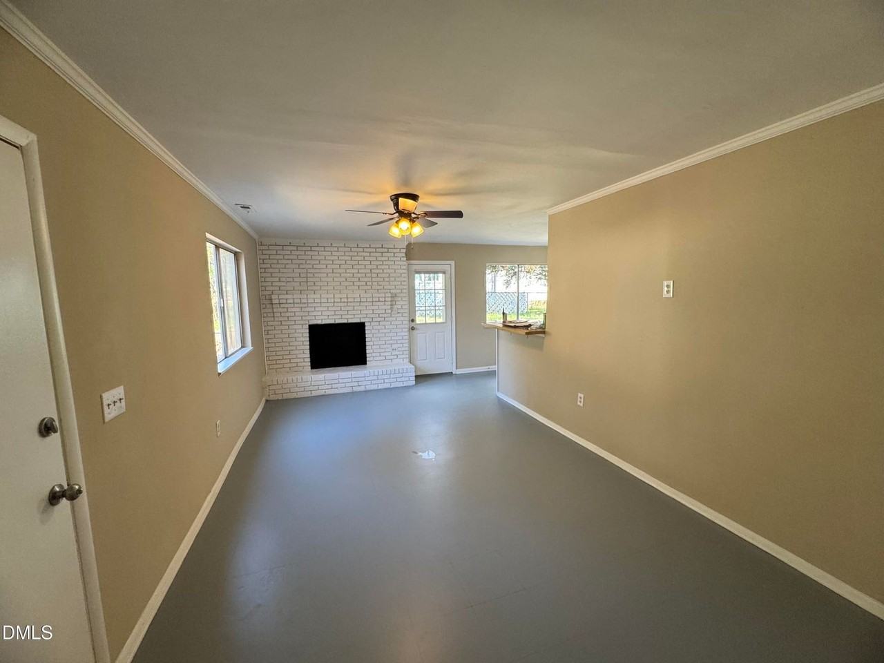 1120 Savannah Dr - Photo 2 of 12