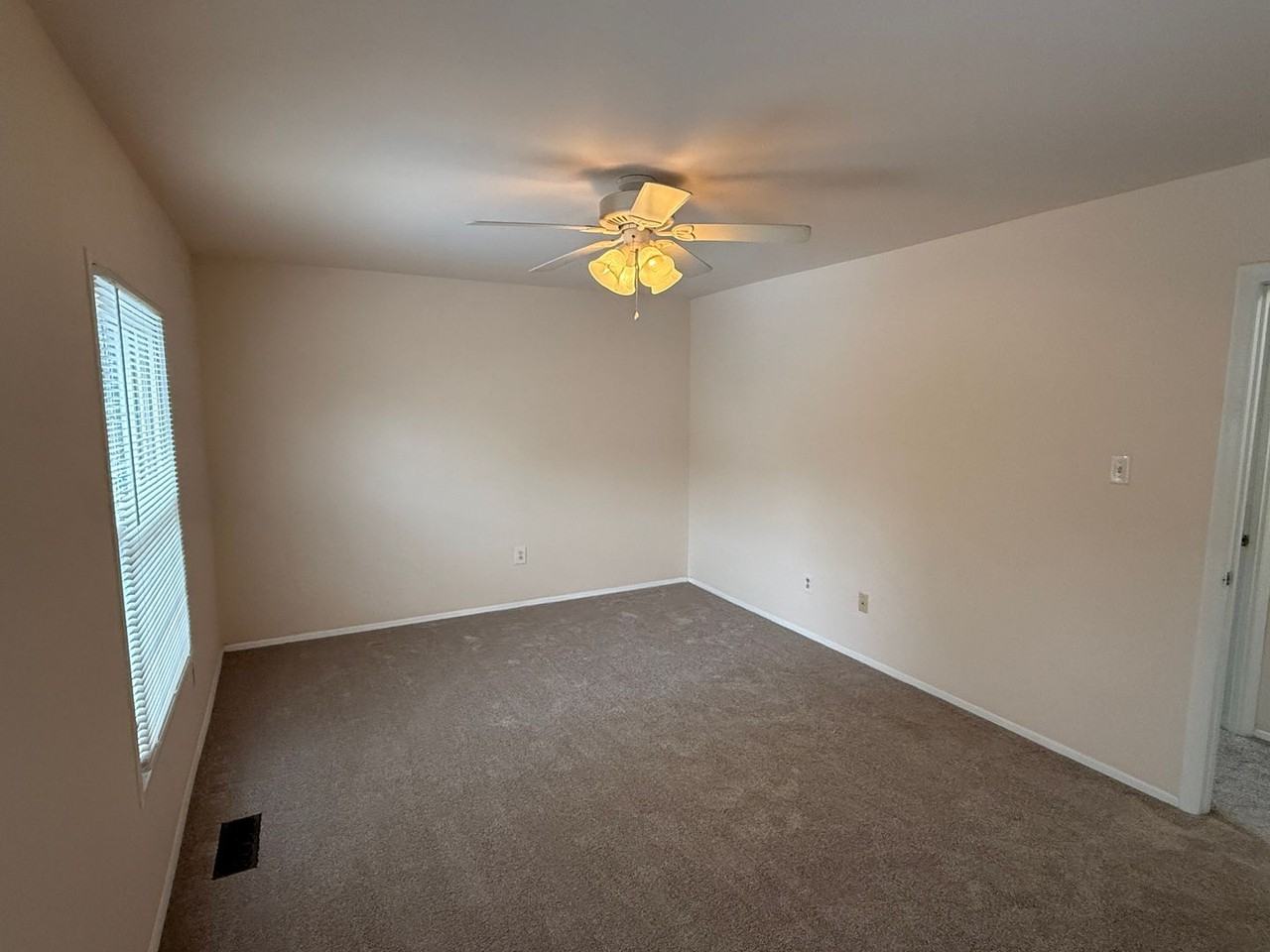 32 Mission Wood Way - Photo 7 of 16