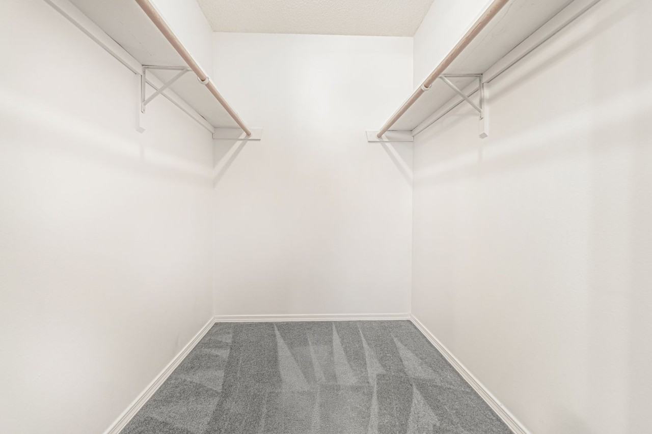 2522 W Dogwood St - Photo 4 of 12