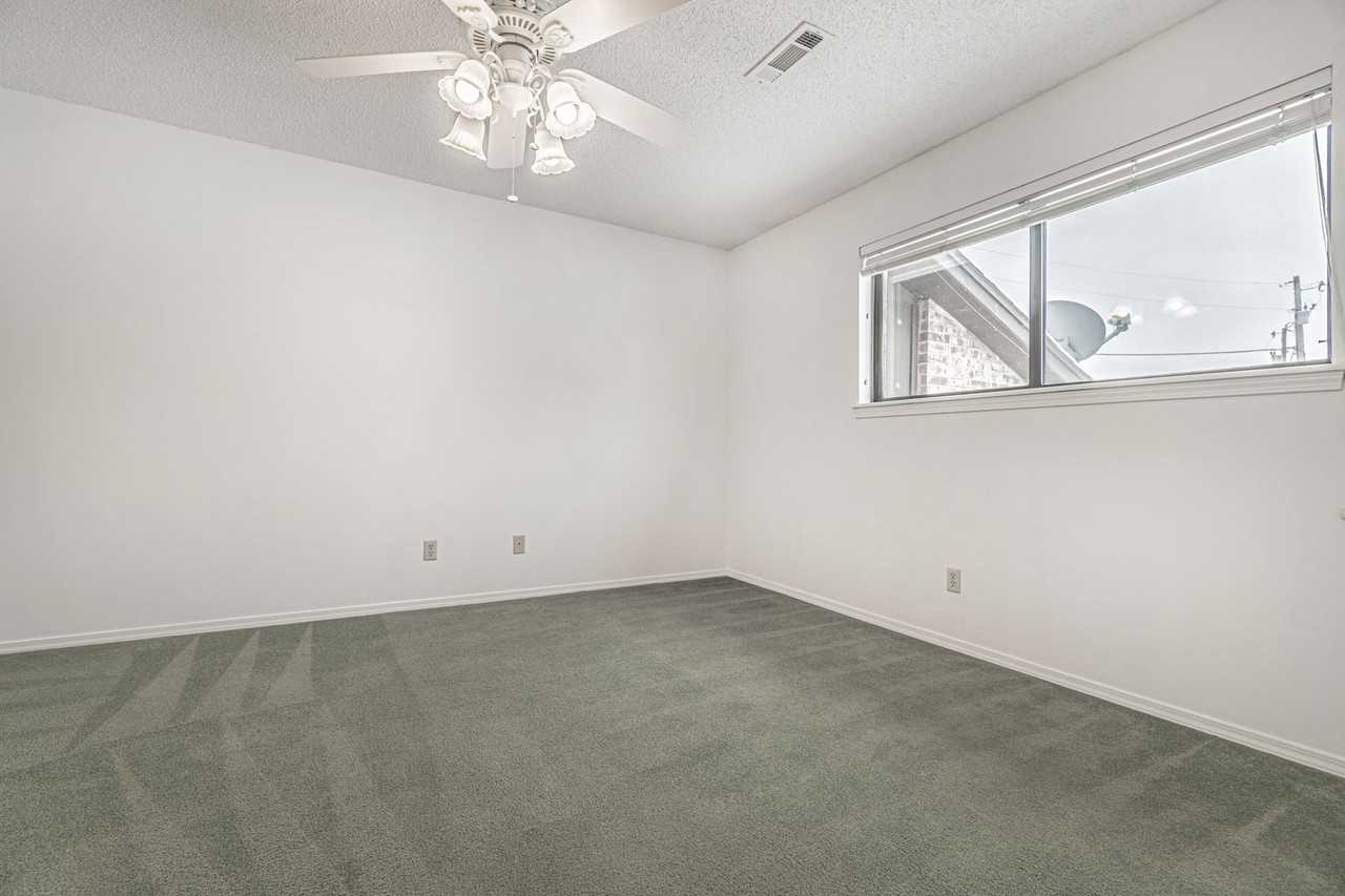 2522 W Dogwood St - Photo 6 of 12