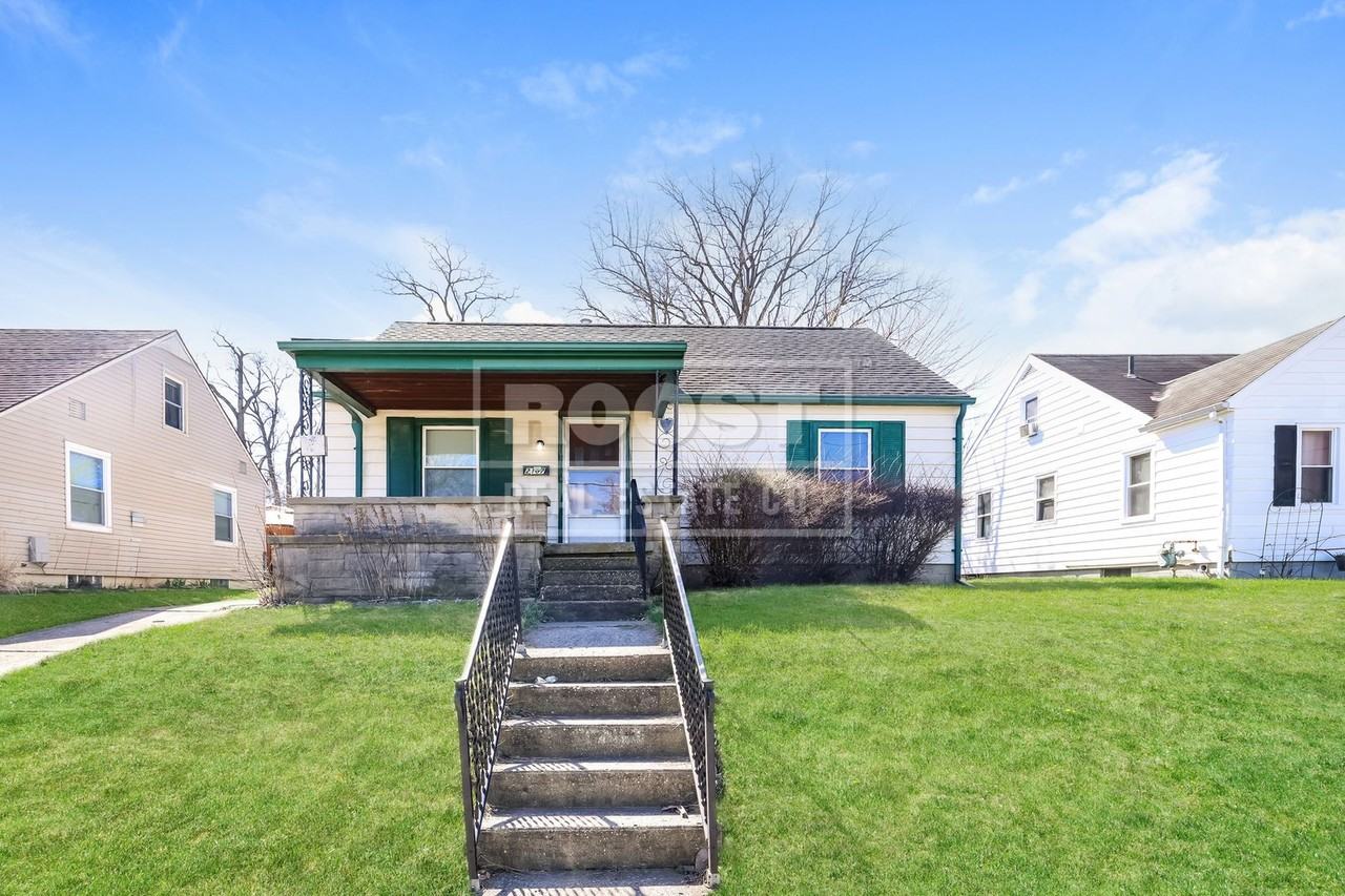 2107 Hillside Ave - Photo 2 of 10