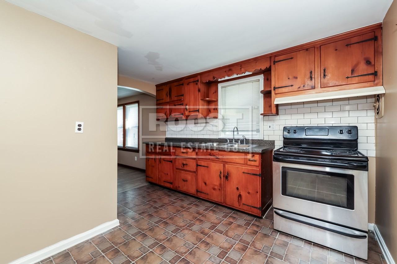 2107 Hillside Ave - Photo 5 of 10