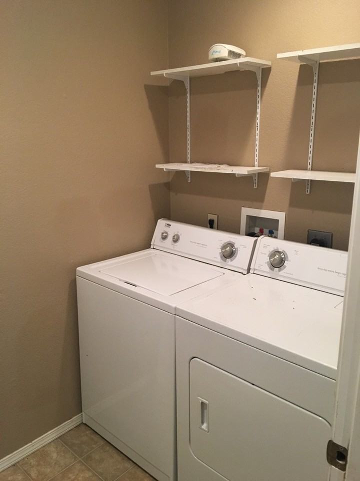 713 E Monroe St - Photo 6 of 16