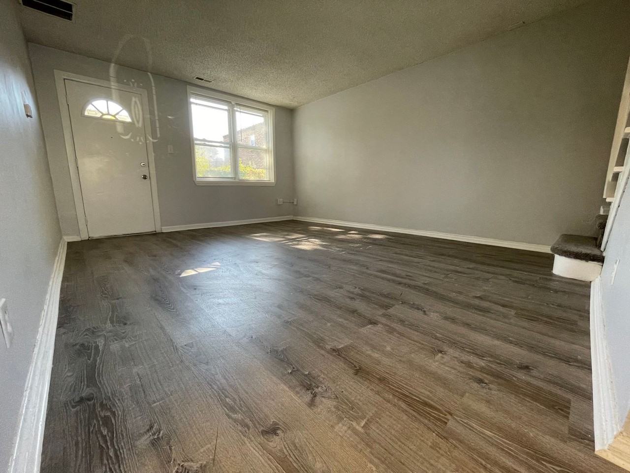 1332 Browning St - Photo 6 of 12