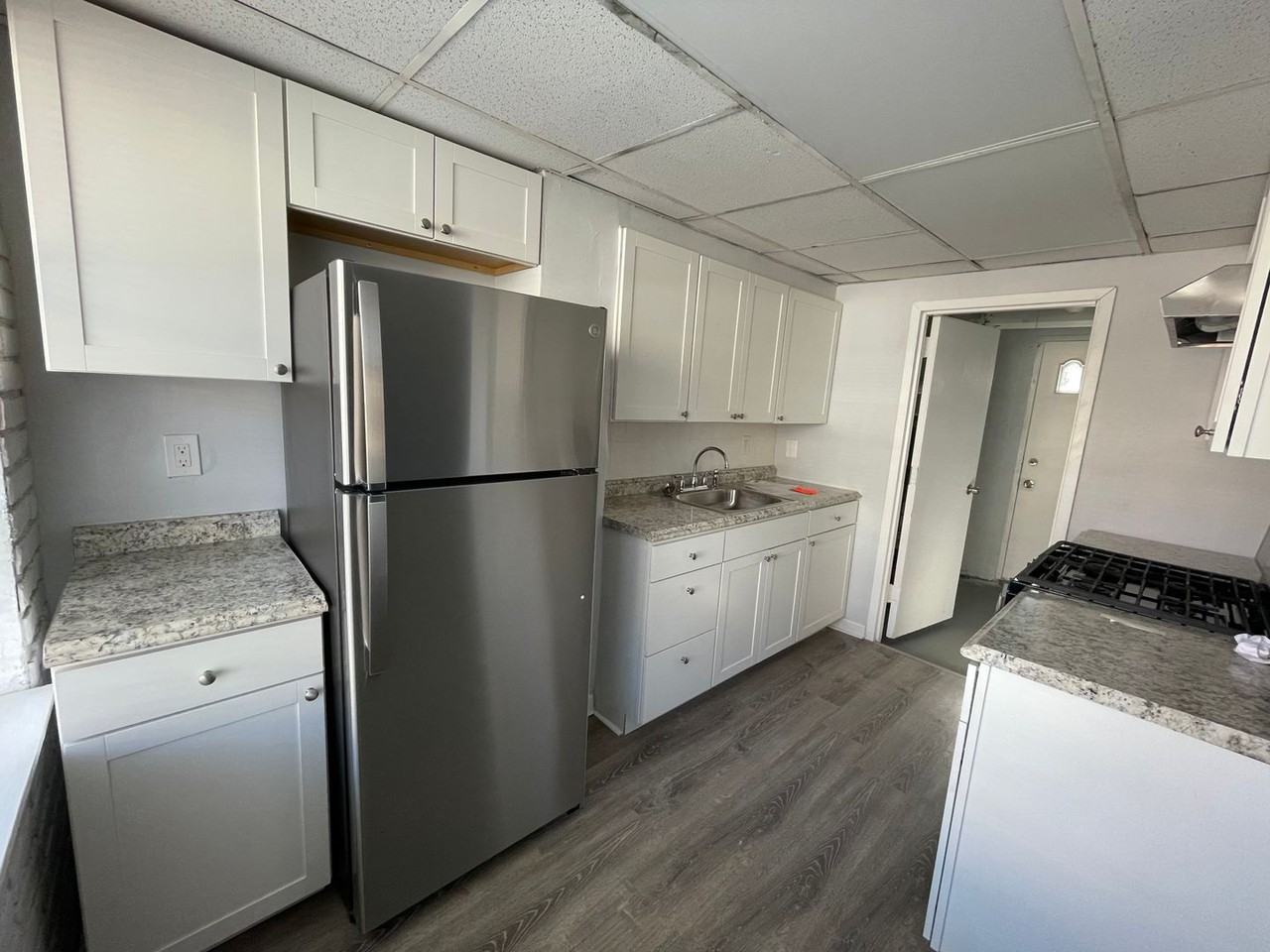 1332 Browning St - Photo 7 of 12