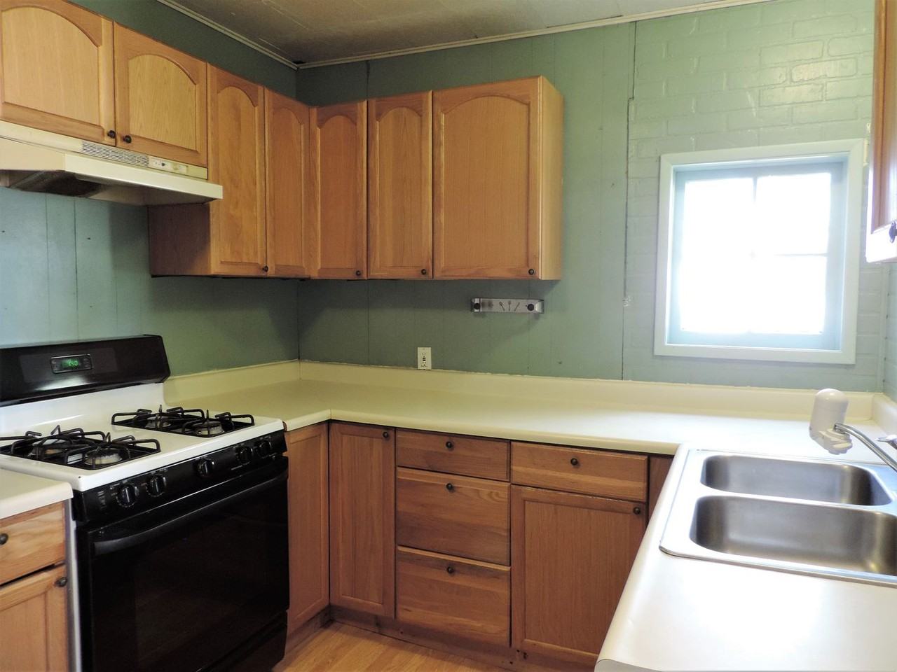 215 N Alder St - Photo 6 of 11