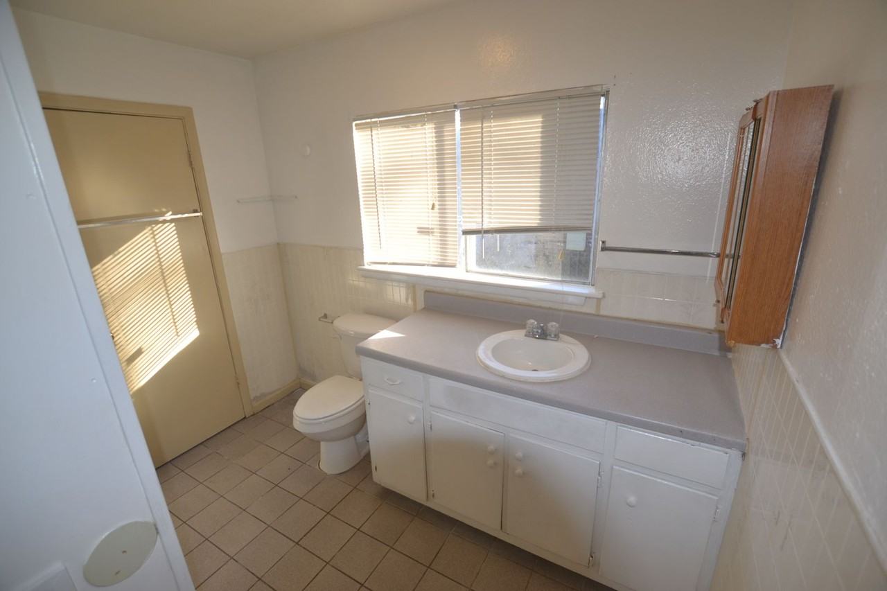 12369 Palmyra Dr - Photo 6 of 31