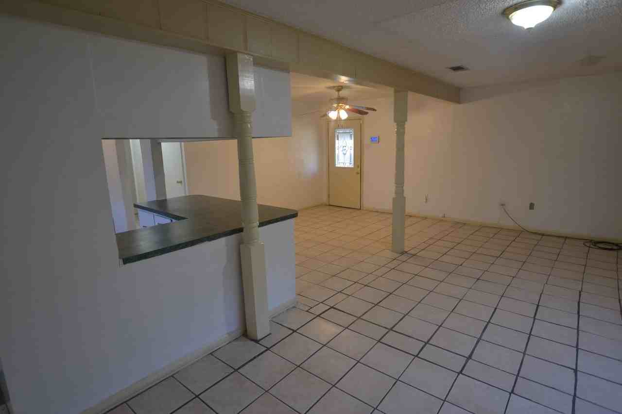 12369 Palmyra Dr - Photo 4 of 31