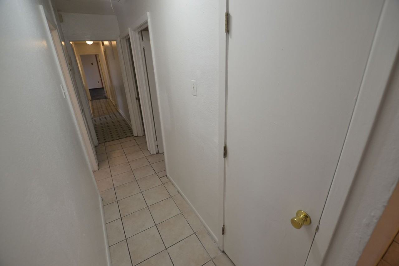 12369 Palmyra Dr - Photo 3 of 31