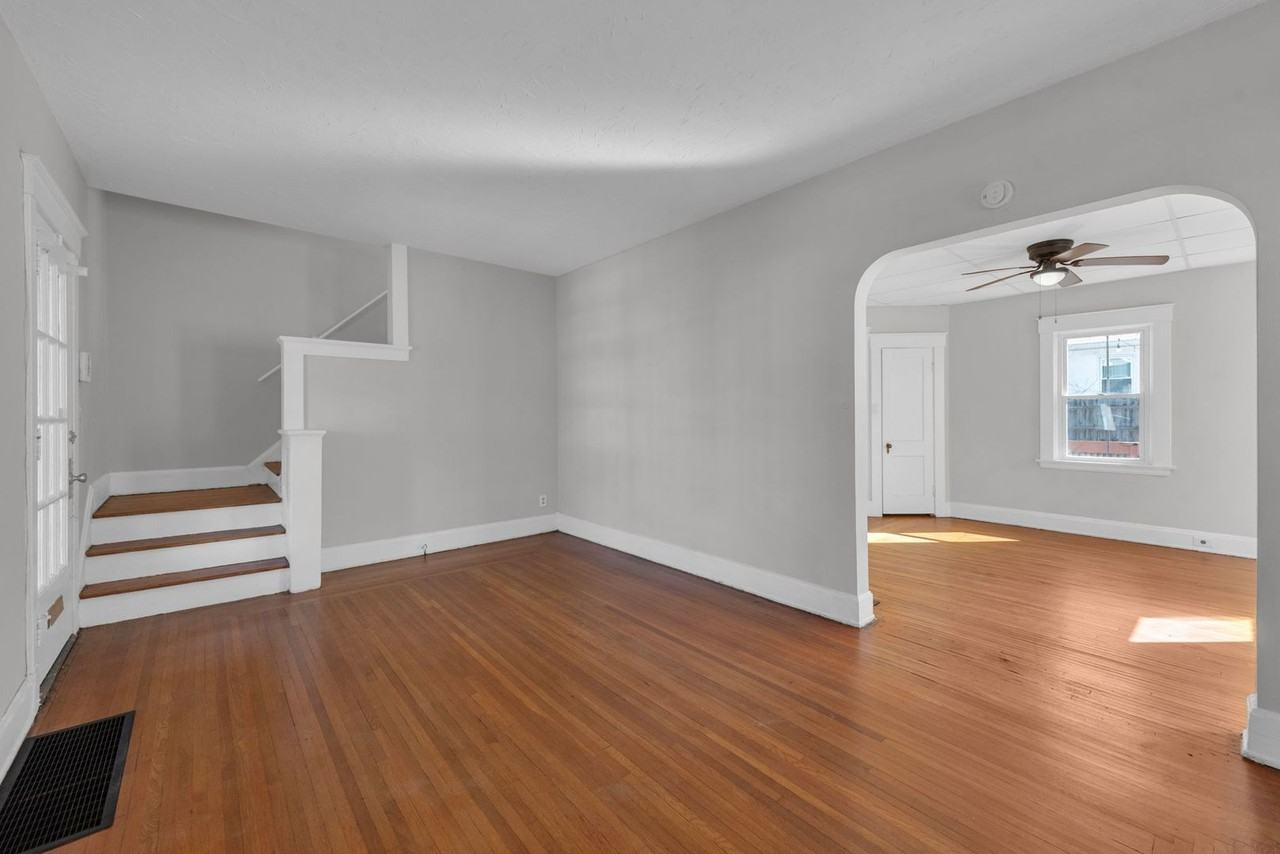 5302 Globe Ave - Photo 6 of 37