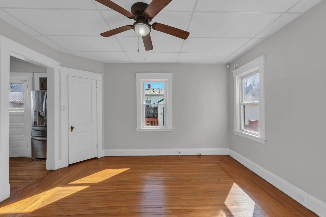 5302 Globe Ave - Photo 7 of 37