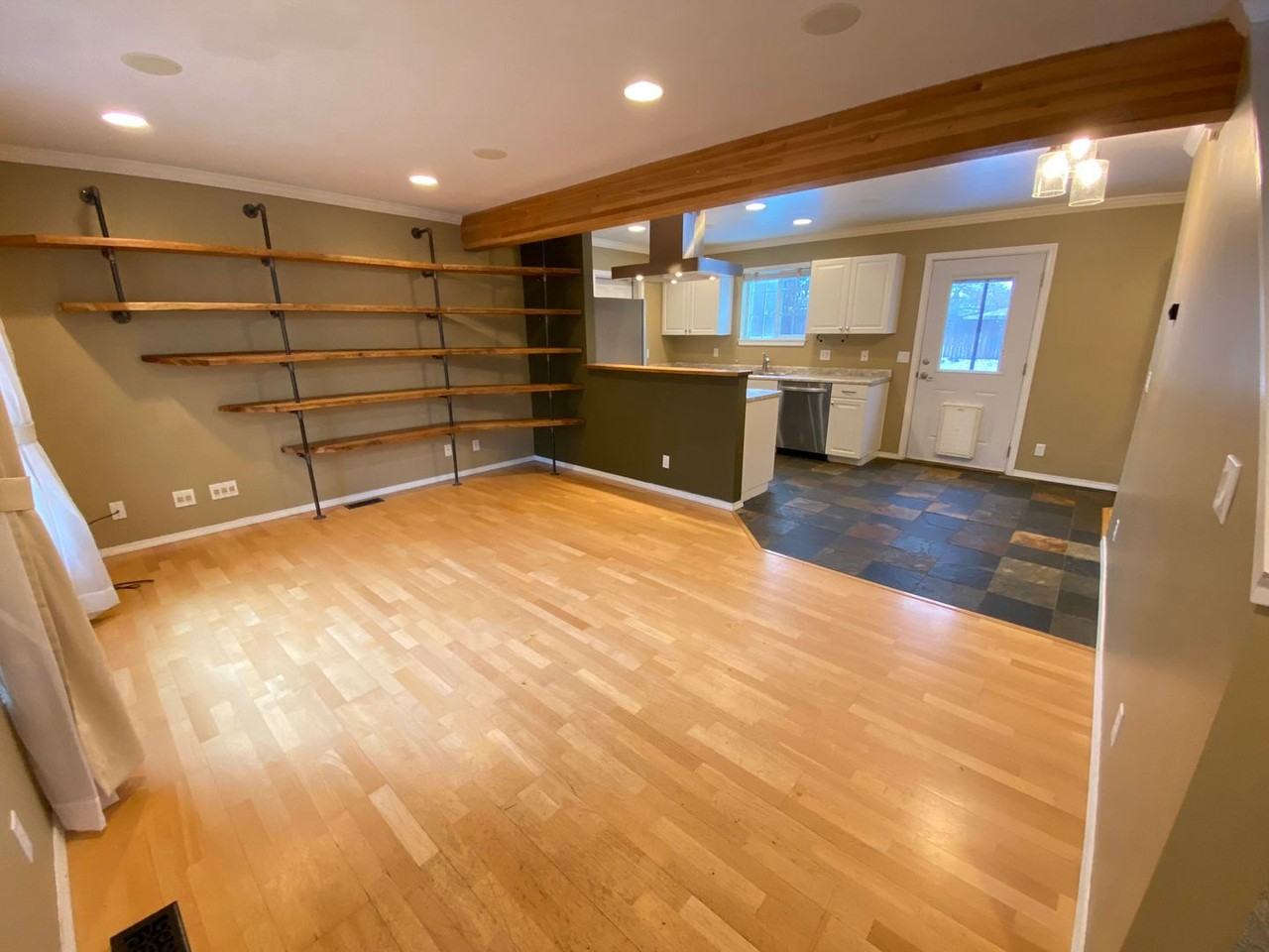 1402 N Columbia St - Photo 2 of 31