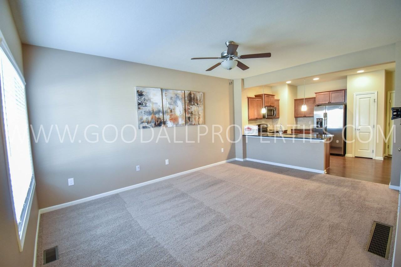 14 Se Booth Ave - Photo 4 of 32