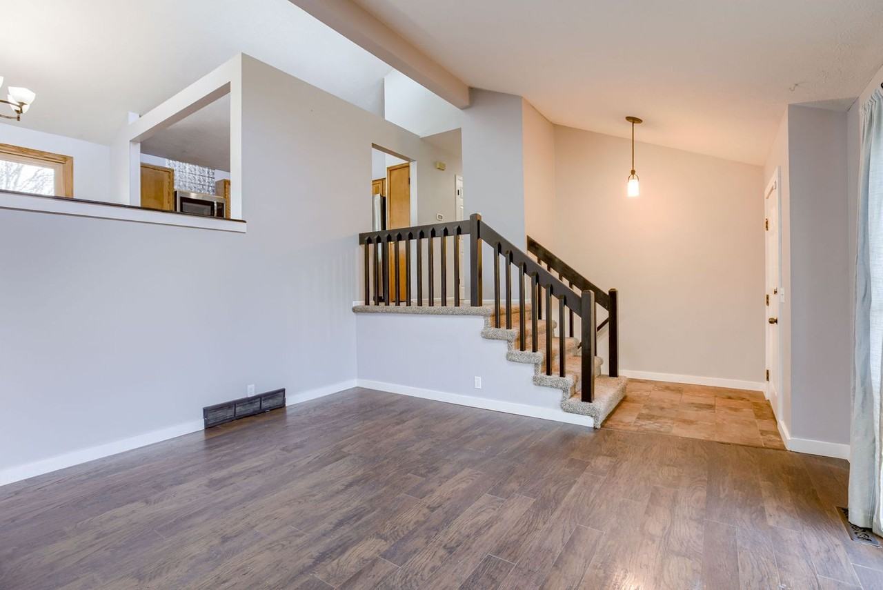 7501 S 134th Cir - Photo 3 of 25