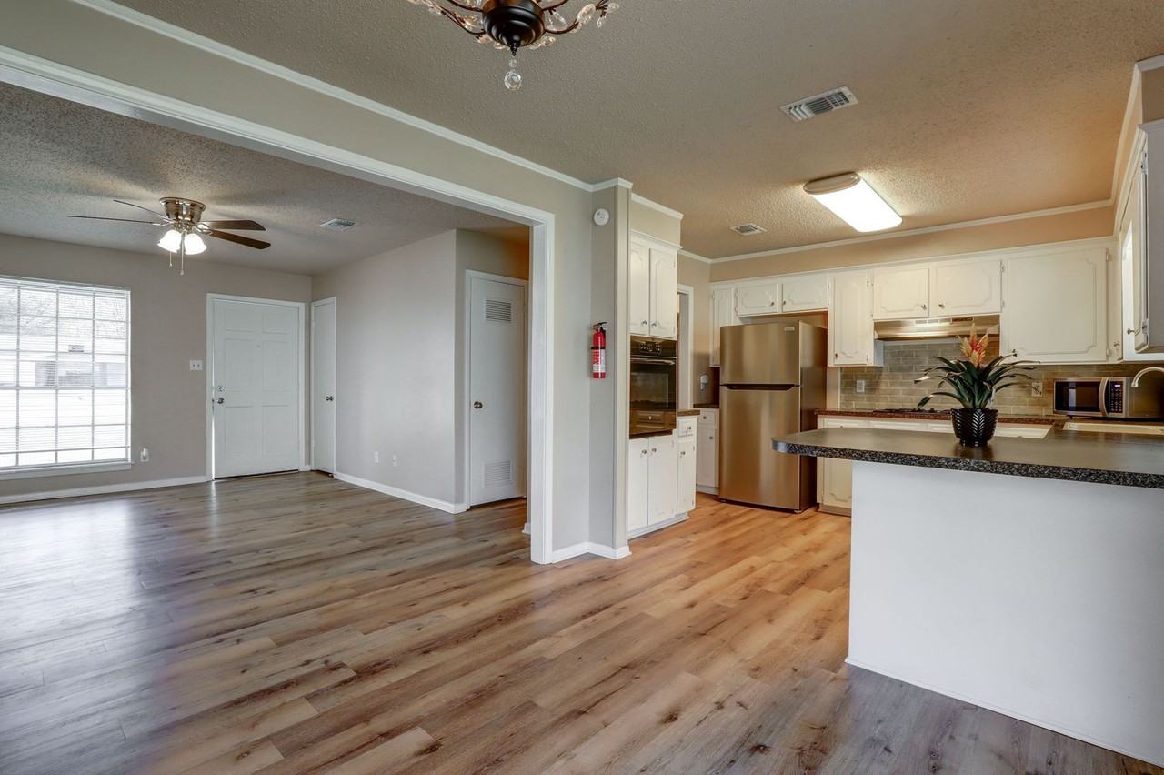 1717 Richmond Rd - Photo 4 of 13