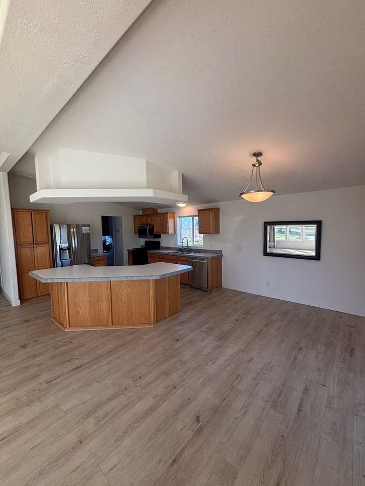 103 E Shiloh Rd - Photo 4 of 15