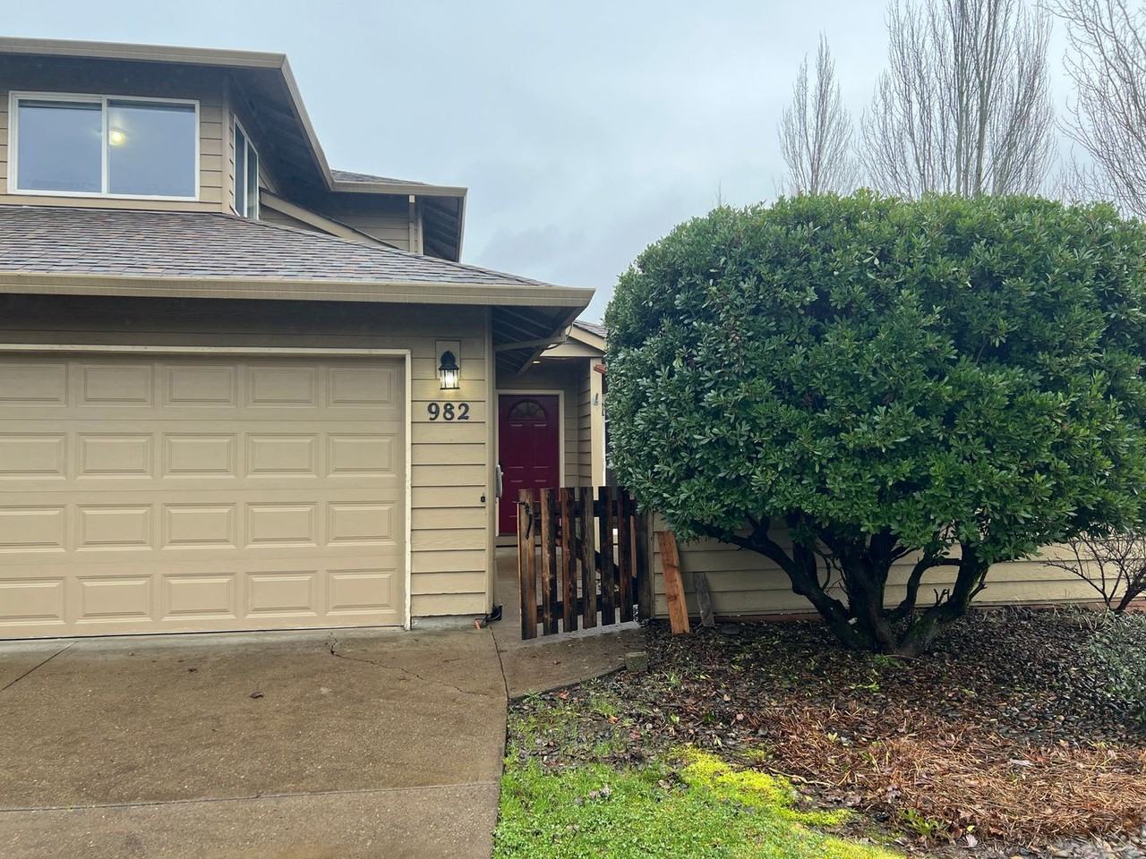 982 Sw Hawthorne St - Photo 2 of 20