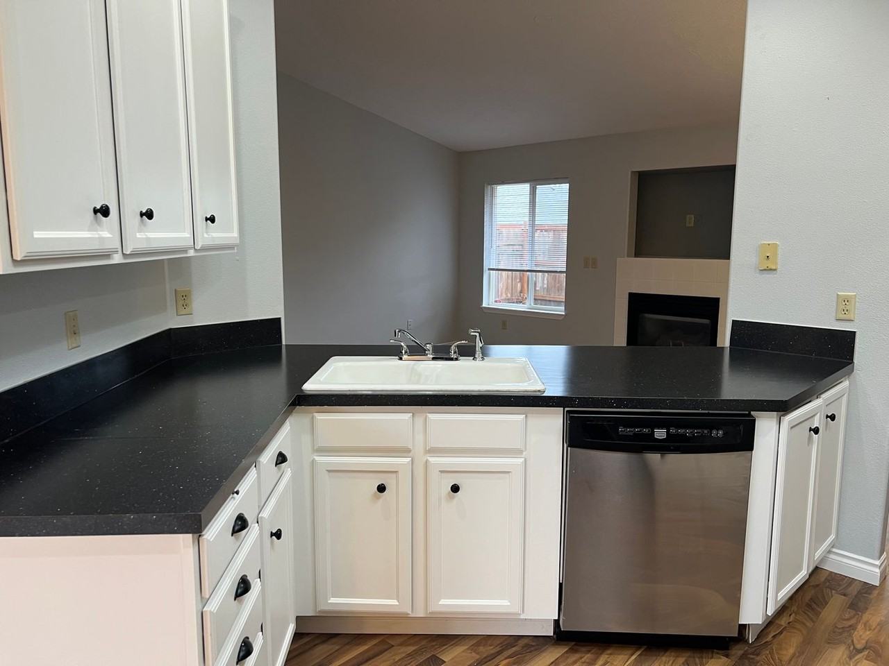 982 Sw Hawthorne St - Photo 7 of 20