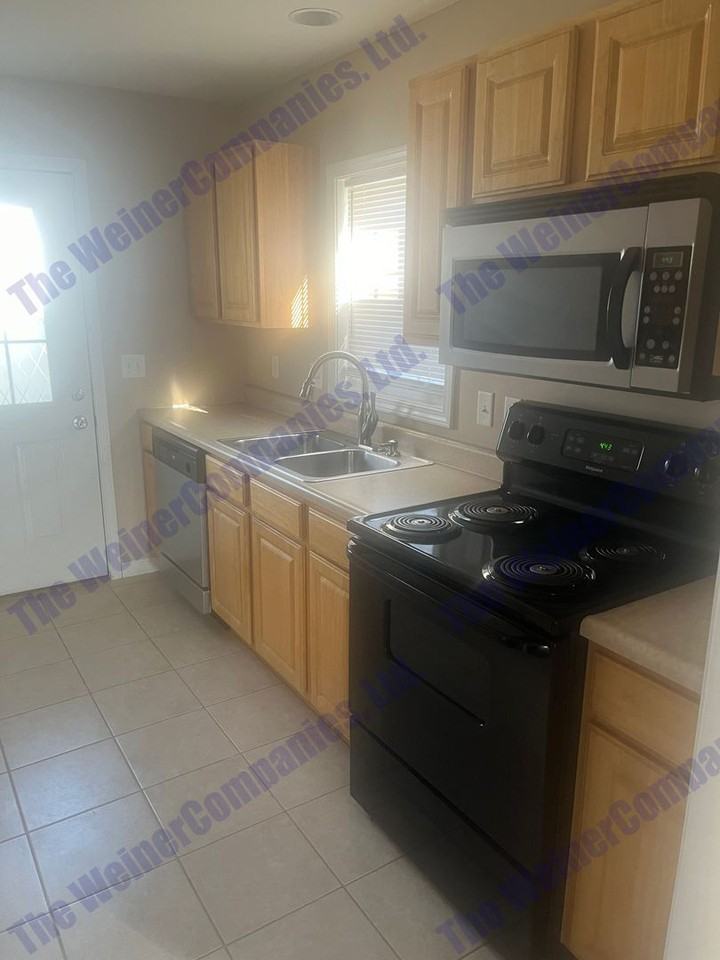 1208 Ogelthorpe Ave - Photo 7 of 16