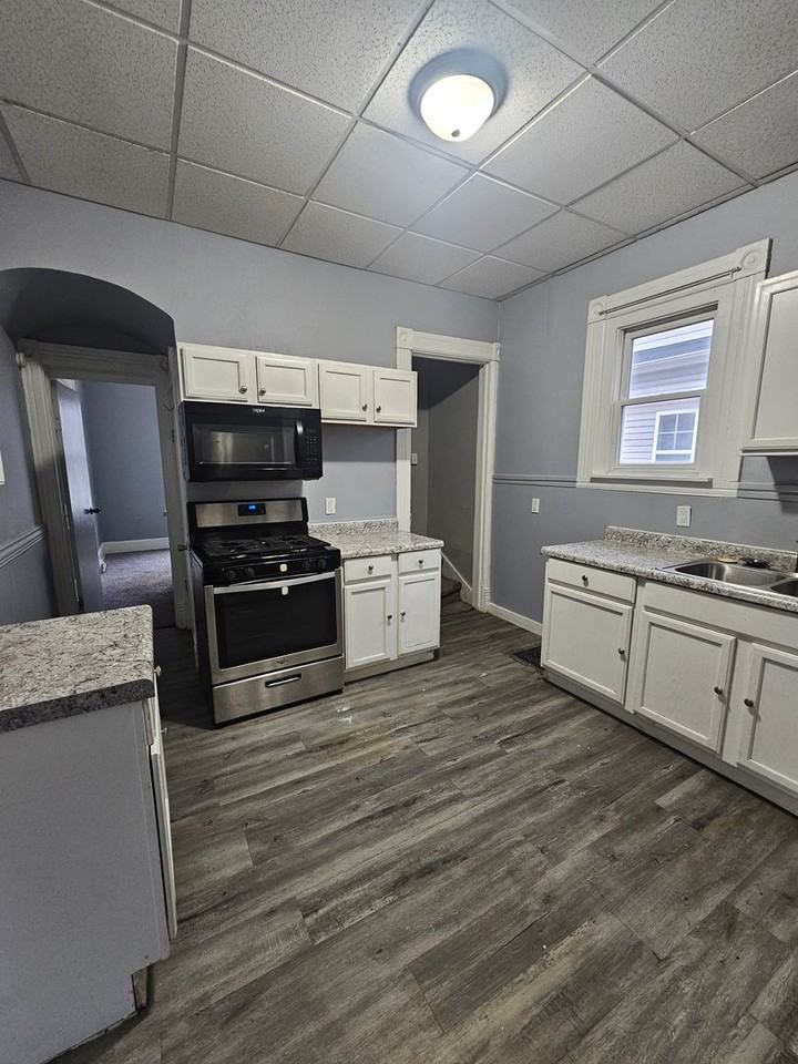 1912 Dixwell St - Photo 6 of 16