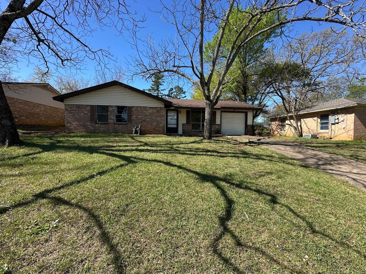 2607 Chelsea Dr - Photo 2 of 3